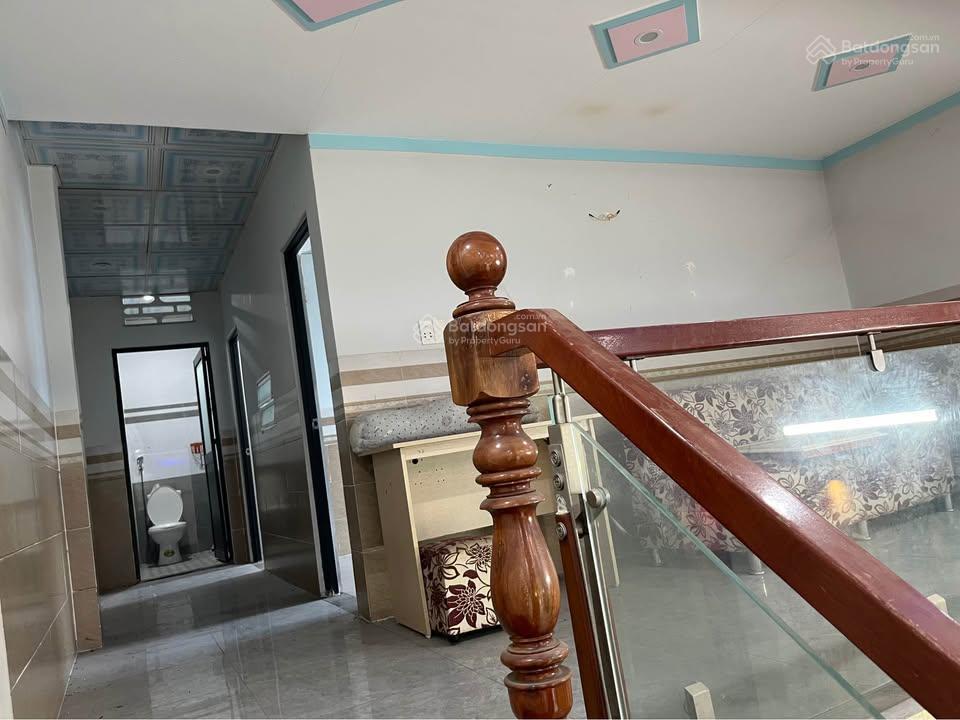 Cần bán gấp nhà dương công khi giá 2 tỷ 1 sổ hồng riêng (dt 5x20)