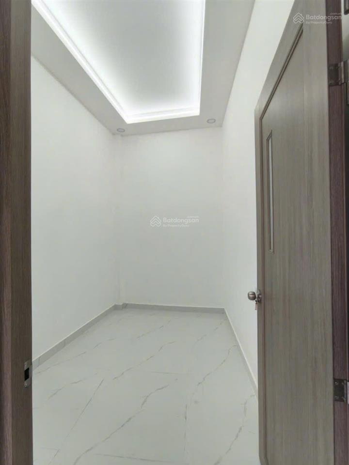 1tỷ9 bán gấp nhà đang cho thuê dương công khi (dt5x12) sổ hồng riêng