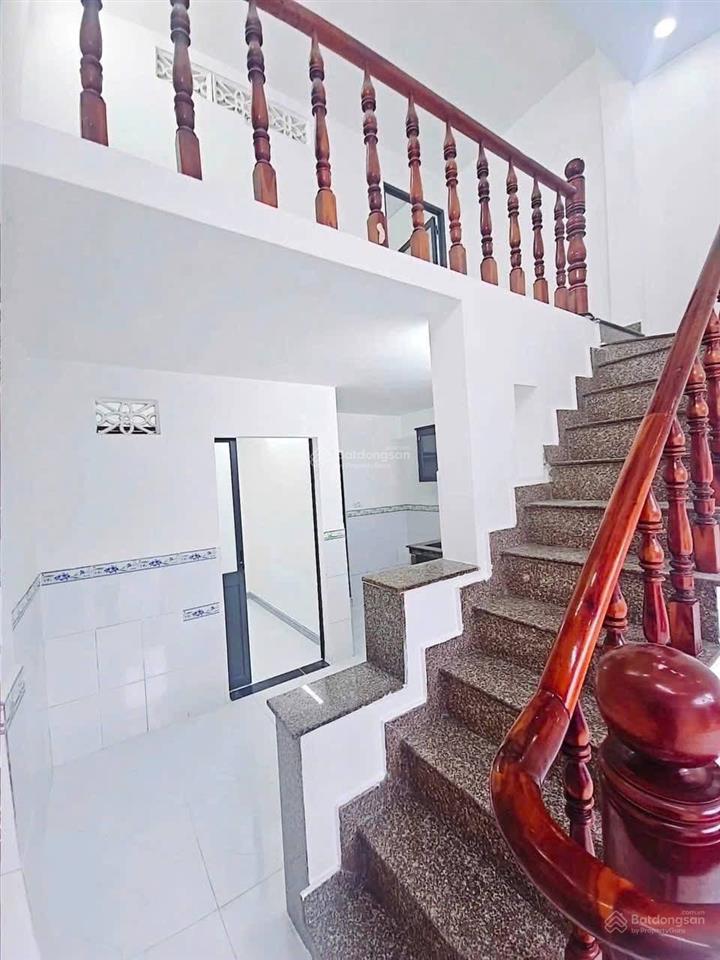 1tỷ89 bán gấp nhà đang cho thuê hẻm bà triệu (dt4x15) sổ hồng riêng