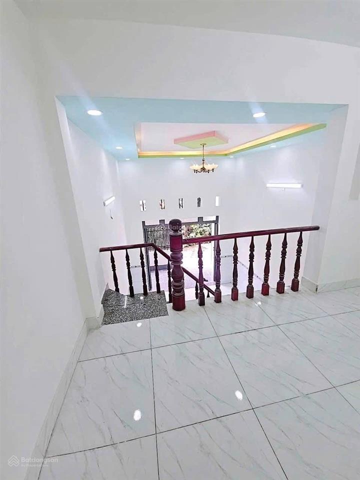 1tỷ89 bán gấp nhà đang cho thuê hẻm bà triệu (dt4x15) sổ hồng riêng