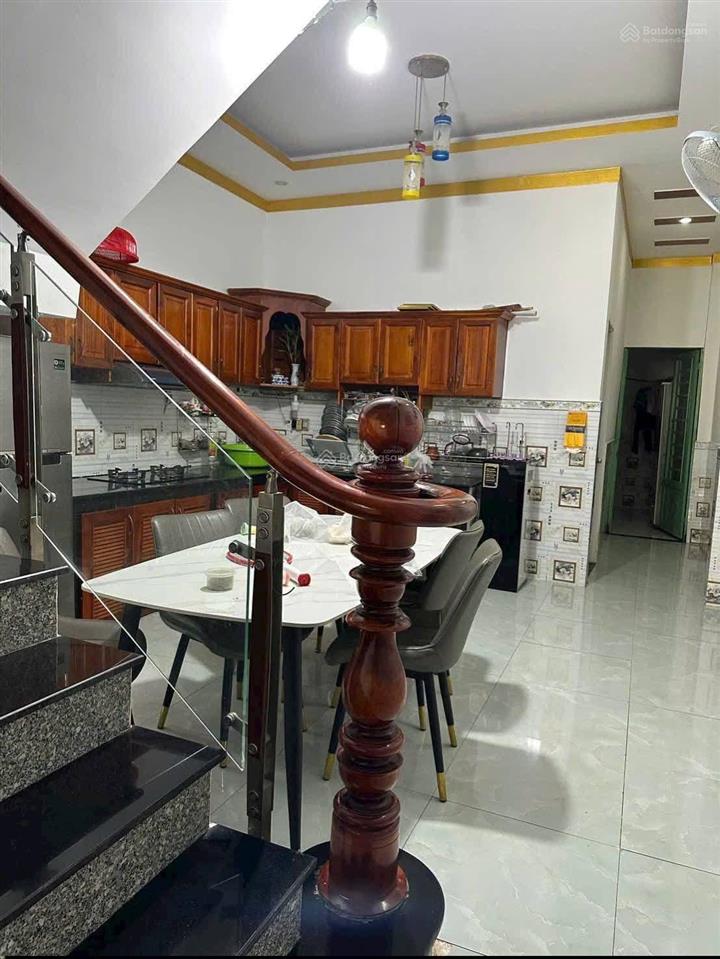 2 tỷ bán gấp nhà đang cho thuê nguyễn văn bứa (dt 4x15) sổ hồng riêng