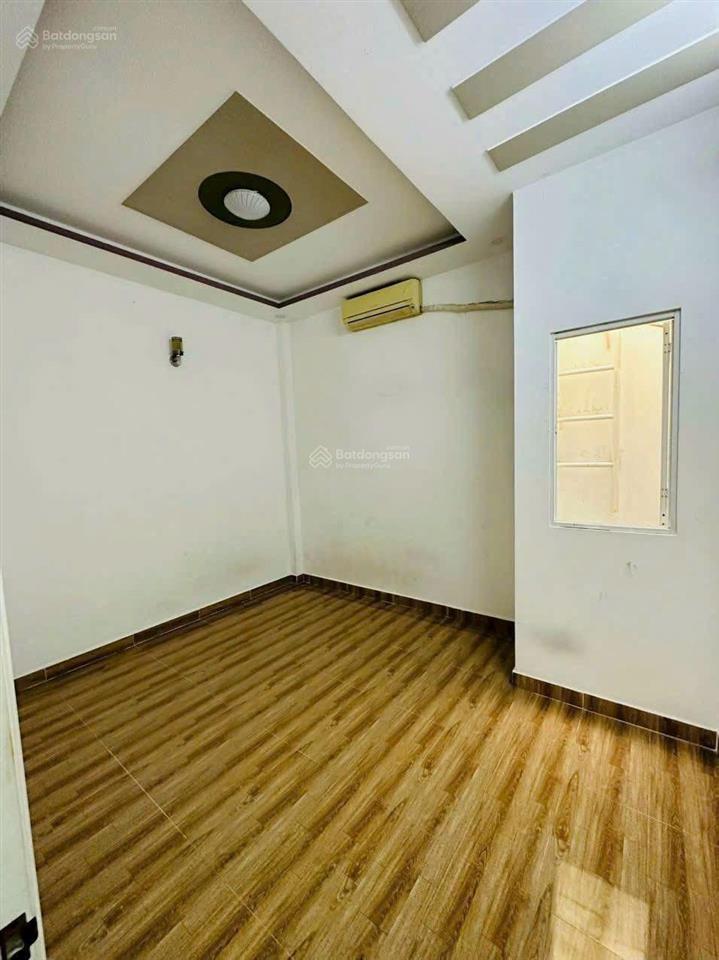 2 tỷ bán gấp nhà đang cho thuê dương công khi (dt 5x20) sổ hồng riêng