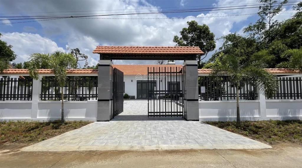 890tr bán gấp nhà vườn ngay trung tâm củ chi (dt 16x11) sổ hồng riêng