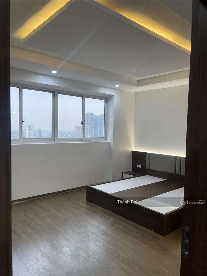 Chính chủ bán căn hộ 3pn 136m2 tầng trung góc đông nam chung cư học viện quốc phòng, giá 10,5 tỷ