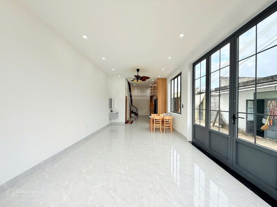 Nhà 2 mặt tiền thoáng mát ô tô tận cửa phường hoà khánh