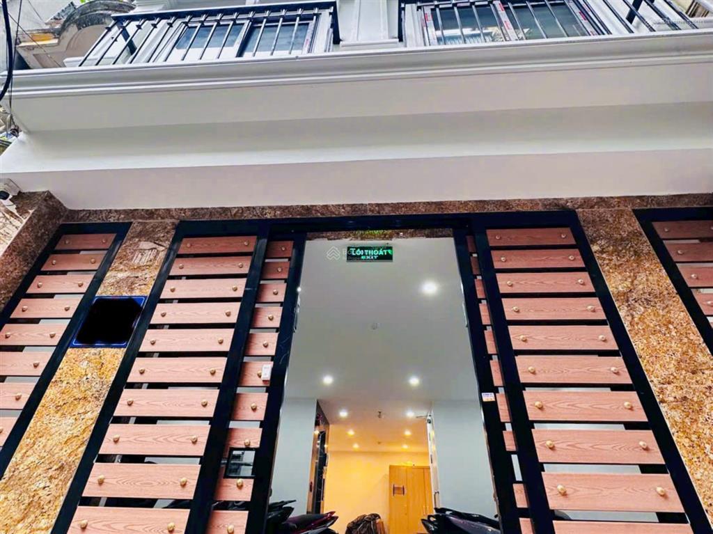Chdv 18phòng kk 20m ra oto thang máy  ngõ thông ngay bách kinh xây em linh 0393 655 ***