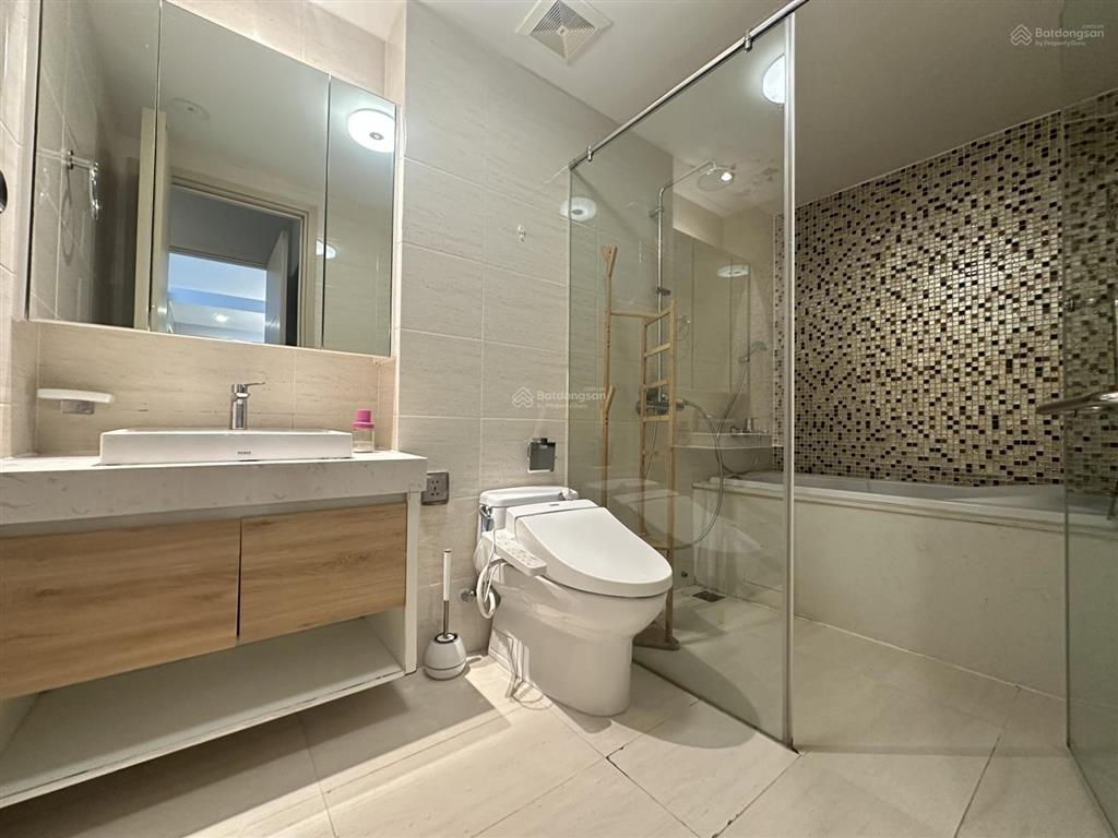 Cho thuê căn hộ new city 84 m2, 2 phòng ngủ, giá thuê 19 triệu / tháng.  tú cata 0909 931 ***