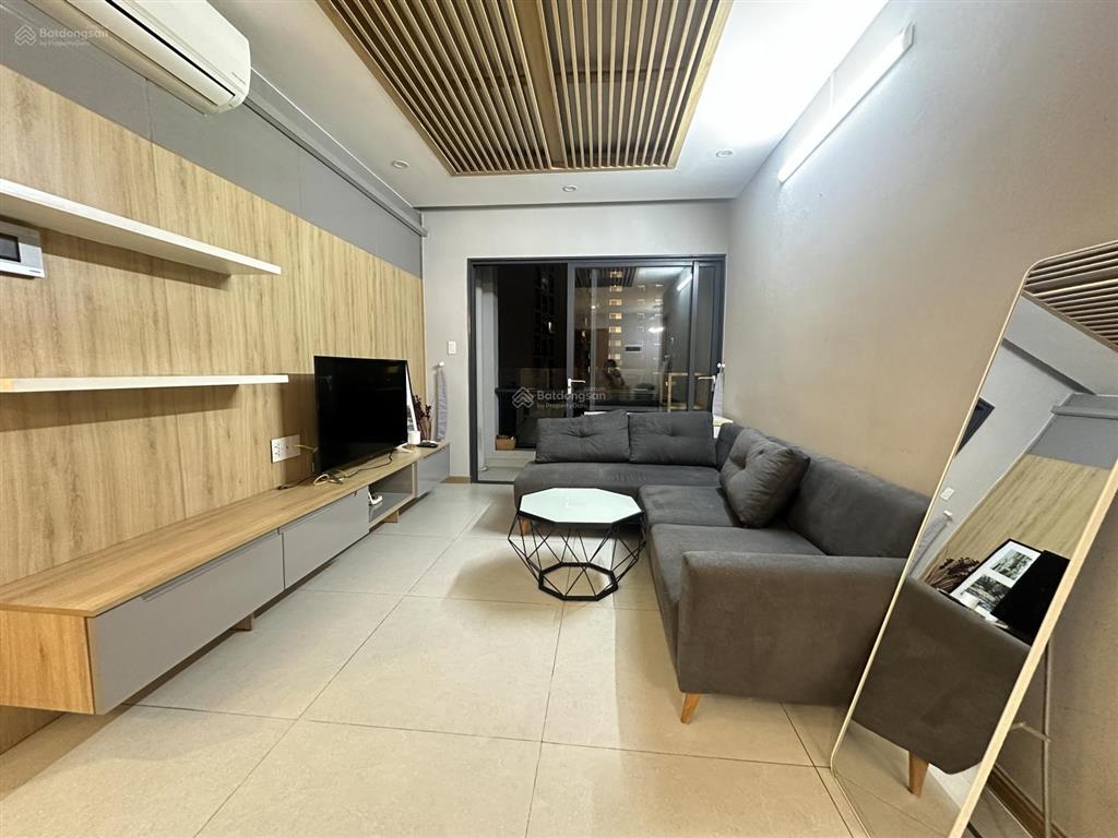 Cho thuê căn hộ new city 84 m2, 2 phòng ngủ, giá thuê 19 triệu / tháng.  tú cata 0909 931 ***