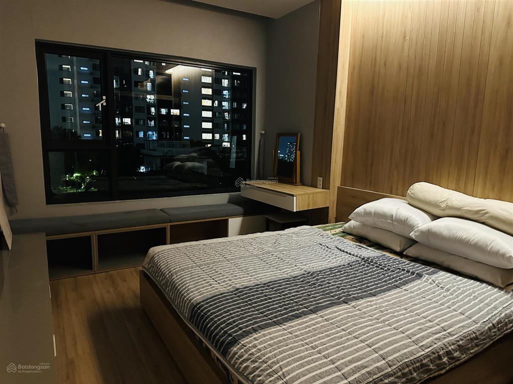 Cho thuê căn hộ new city 84 m2, 2 phòng ngủ, giá thuê 19 triệu / tháng.  tú cata 0909 931 ***