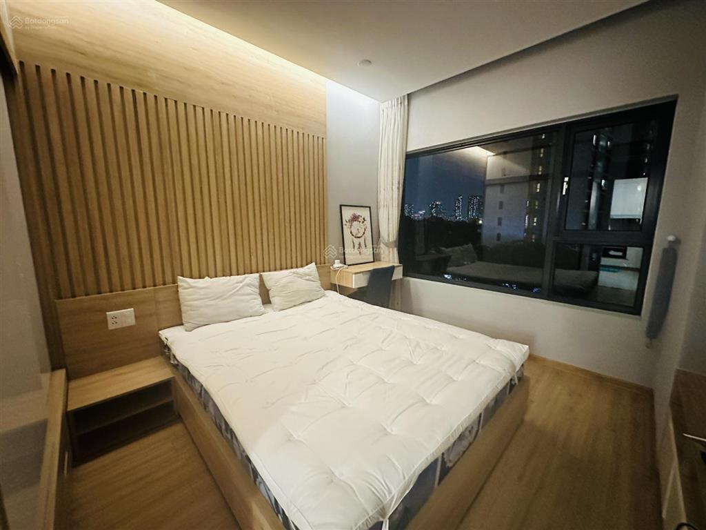 Cho thuê căn hộ new city 84 m2, 2 phòng ngủ, giá thuê 19 triệu / tháng.  tú cata 0909 931 ***