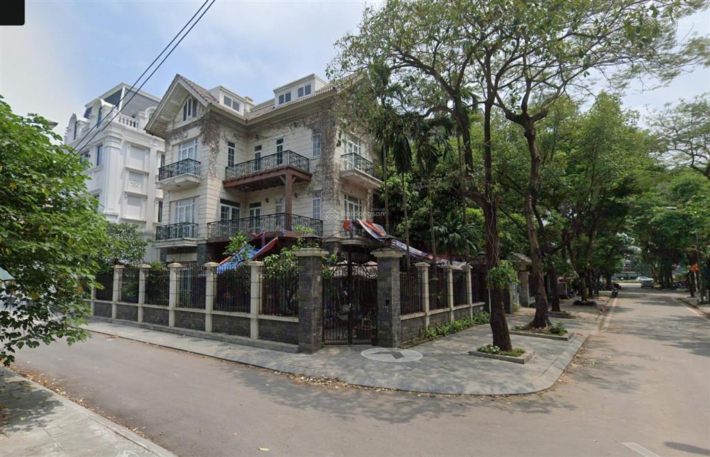 Cho thuê nhà biệt thự 328m diện tích xây dựng 120m x 4 tầng căn góc 2 mặt tiền, cách đường lớn 60m