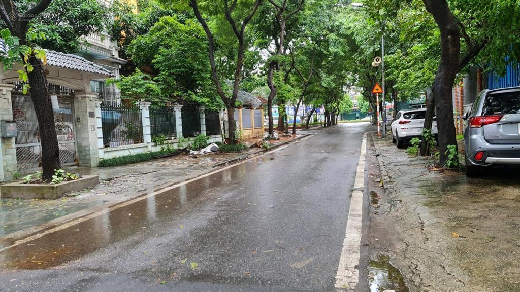 Cho thuê nhà biệt thự 328m diện tích xây dựng 120m x 4 tầng căn góc 2 mặt tiền, cách đường lớn 60m