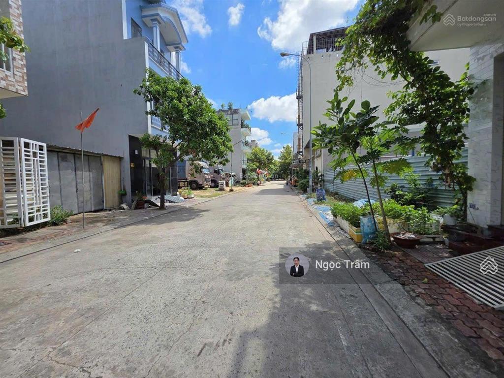 Bán gấp lô đất 100m2(5x20) giá 1 tỷ 2 ngay đường nguyễn văn khạ thị trấn củ chi sổ hồng riêng