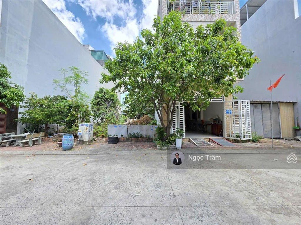 Bán gấp lô đất 100m2(5x20) giá 1 tỷ 2 ngay đường nguyễn văn khạ thị trấn củ chi sổ hồng riêng