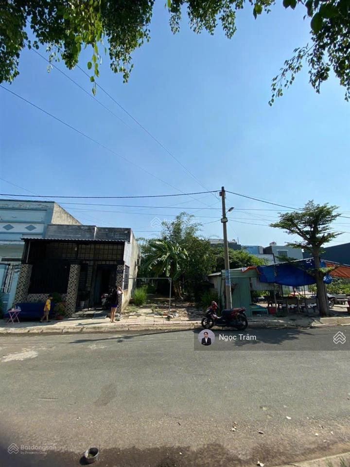 Đất gần vinhome!!!lô đất 85m2(5x17)giá 1tỷ2 đường nguyễn thị lắng xã tân phú trung huyện củ chi shr