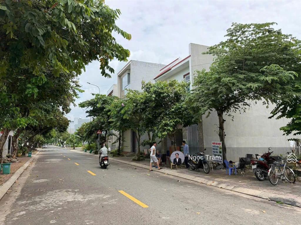 Mặt tiền kinh doanh 133m2(5x27), giá 830 triệu đường trần tử bình, xã tân thông hội, củ chi. shr