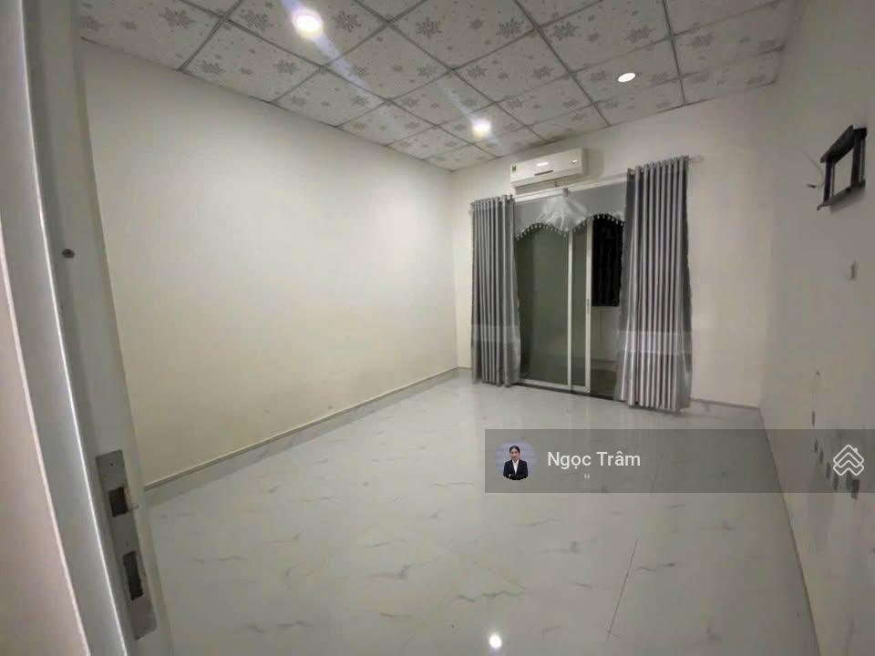 Bán nhà 1tỷ6 full nội thất, đường trần văn chẩm, xã tân thông hội, củ chi, sổ hồng riêng