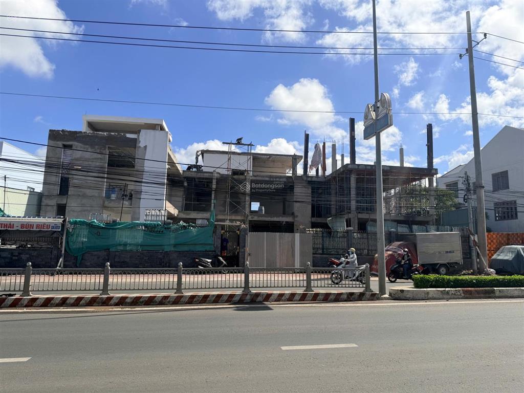 Bán nhanh 300m2 thổ cư mặt tiền đường nguyễn thông  mũi né