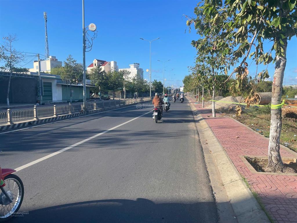 Bán nhanh 300m2 thổ cư nguyên thông  mũi né