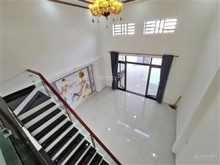 Nhà đã hoàn công, nhà trệt lầu 100m2, gần làng đại học thủ đức, đường 5m, gần trường học
