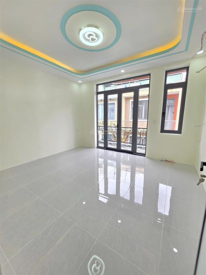 Nhà kcn linh trung chỉ 300m, nhà 1 trệt 1 lầu 3p ngủ 2p, đường 6m, 60m2, sổ hồng riêng