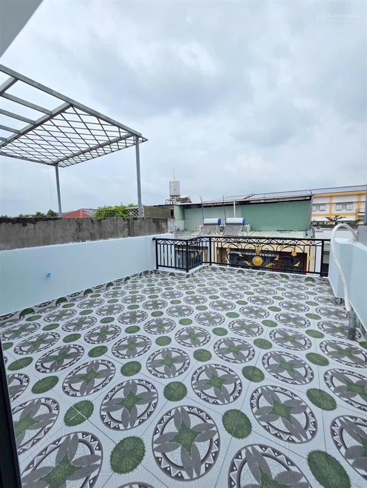 Nhà kcn linh trung chỉ 300m, nhà 1 trệt 1 lầu 3p ngủ 2p, đường 6m, 60m2, sổ hồng riêng