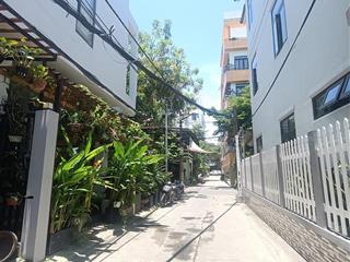Nhà 2 tầng  2 mặt kiệt ô tô trước sau  phan tứ  giáp biển