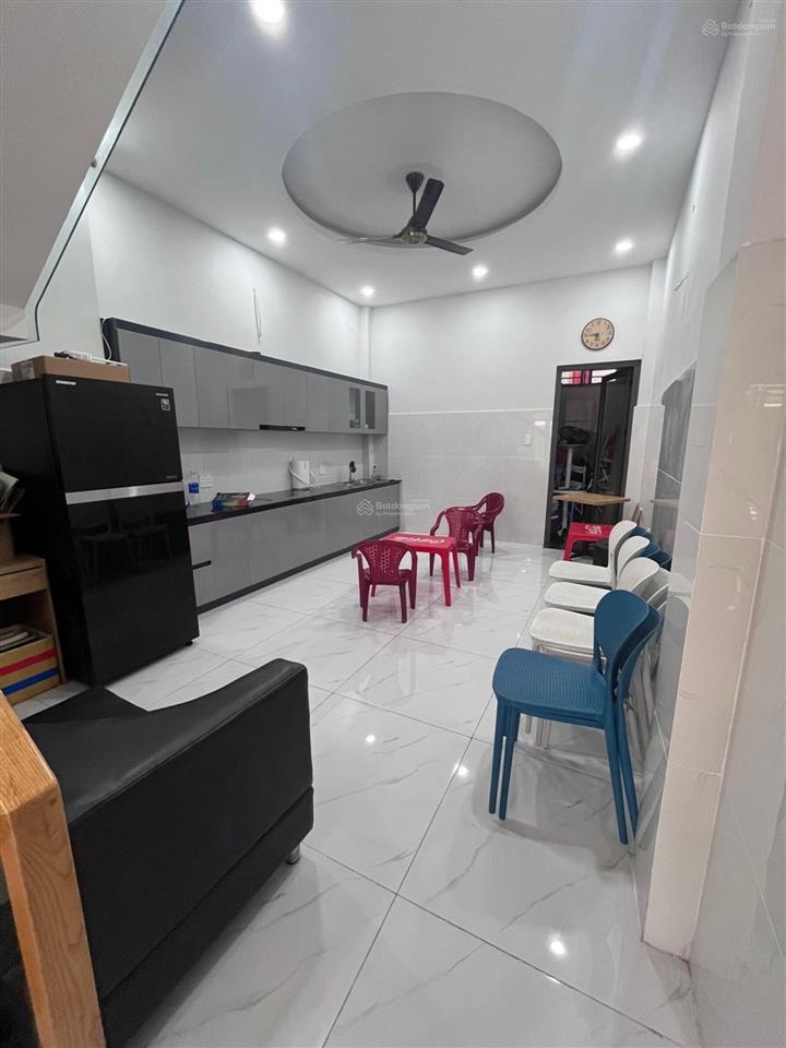Lê văn việt, tp thủ đức  nhà đẹp 3 tầng  hẻm xe hơi 5m