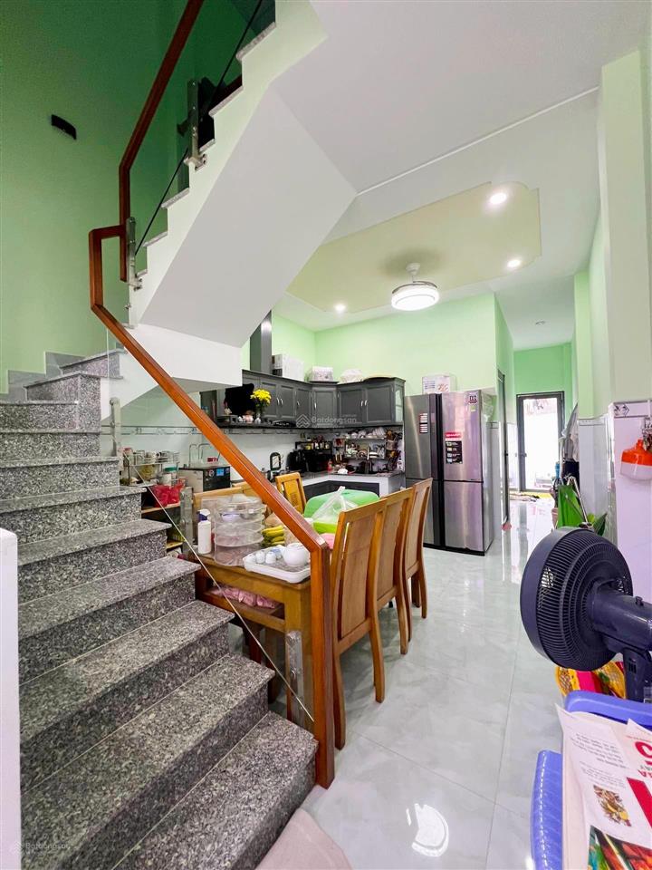 Bán nhà nguyễn văn tăng, 75m² không quy hoạch, không lộ giới, 2 tầng 3pn nội thất ở ngay. 4,95tỷ.