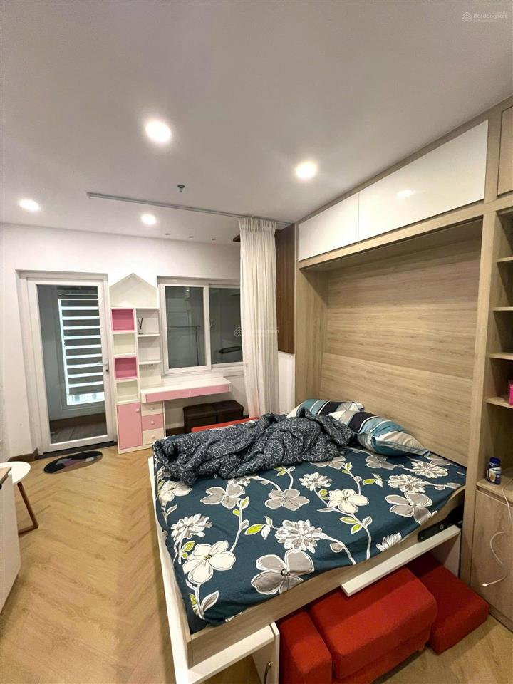 3 phút đến rmit, 5 phút tới tdtu căn hộ có ban công chill giá tốt!