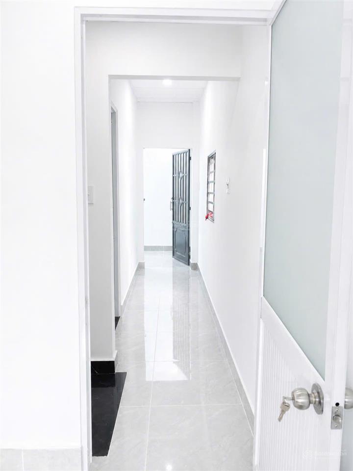 Nhà đẹp giá rẻ  43m2  3 phòng ngủ  gần nhà thờ bác ái, chợ hoàng hoa thám  hơn 3 tỷ