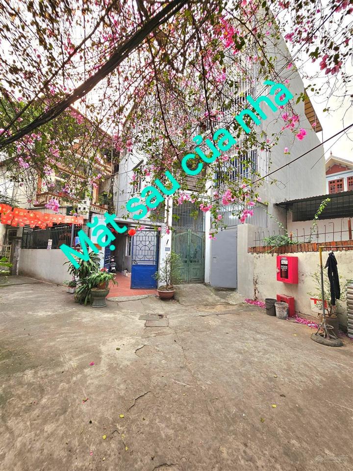 Nhà mới toanh  ngõ thông ô tô  sân để xe  ở sướng