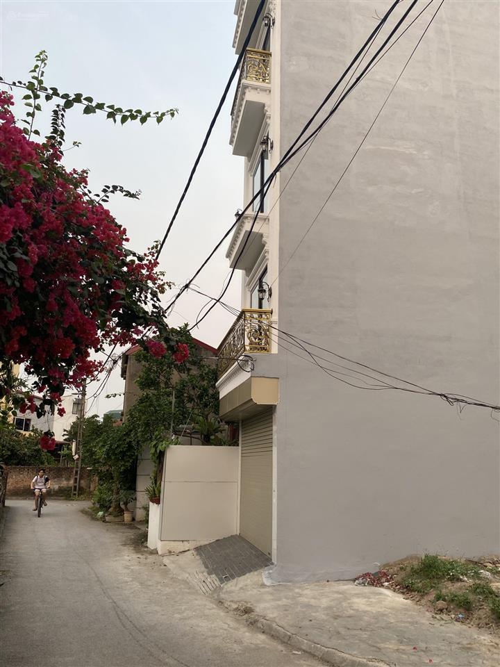 Nhà mới toanh  thang máy  gara ô tô