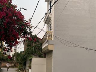 Nhà mới toanh  thang máy  gara ô tô