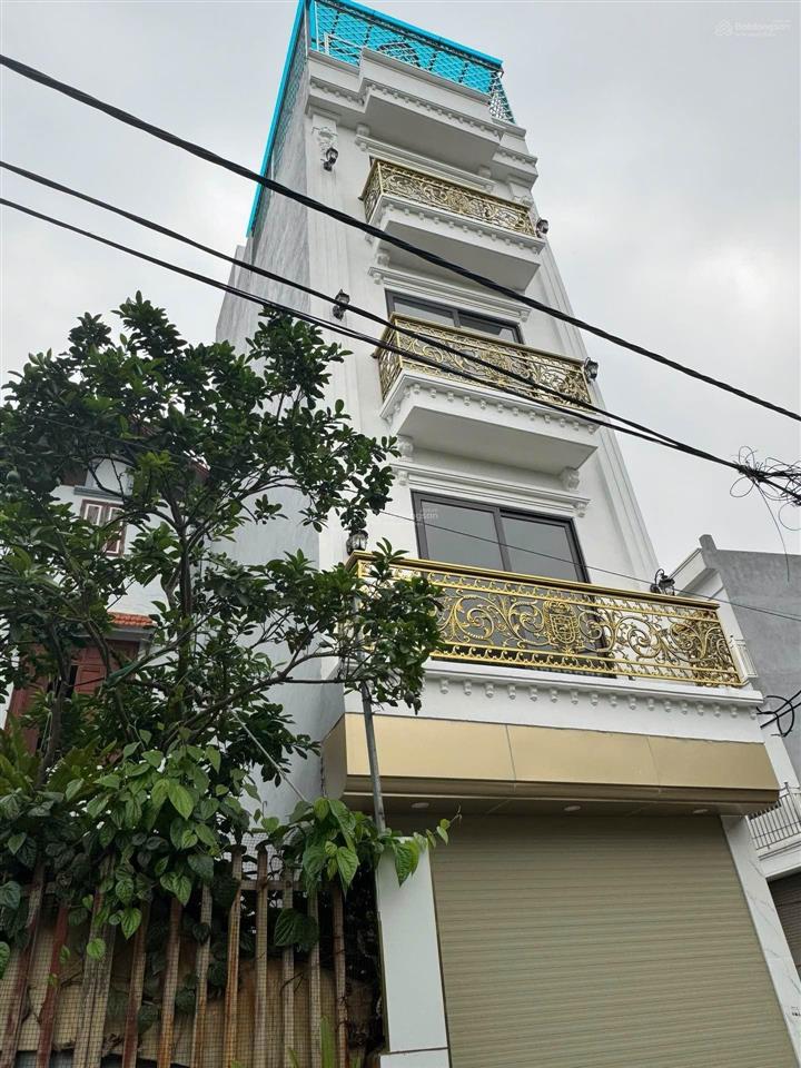 Nhà mới toanh  thang máy  gara ô tô