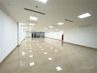Chính chủ cho thuê văn phòng 4 mễ trì thượng 100m2 giá chỉ 18tr/th, view thoáng, an ninh tốt