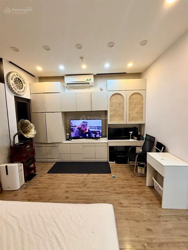 Nhỉnh 20 tỷ nhà phân lô trung kính cầu giấy 50m2, 5t, mt 5m ô tô vào nhà.