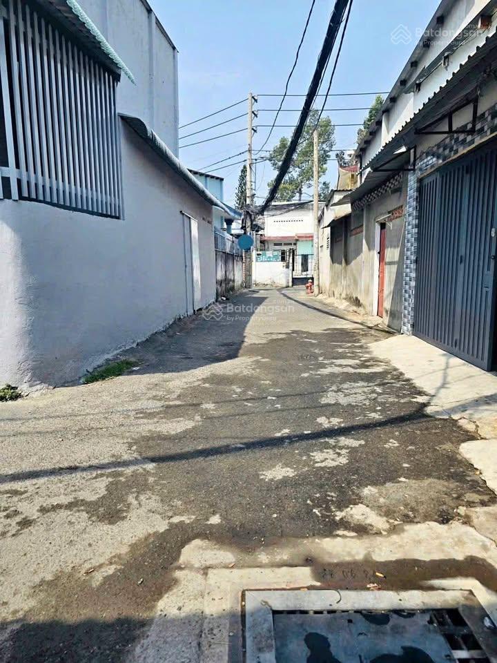 Cần bán gấp nhà 50m2 tại lê thị hà hóc môn, giá 2tỷ5 giảm nhanh cho ngươi có thiện chí