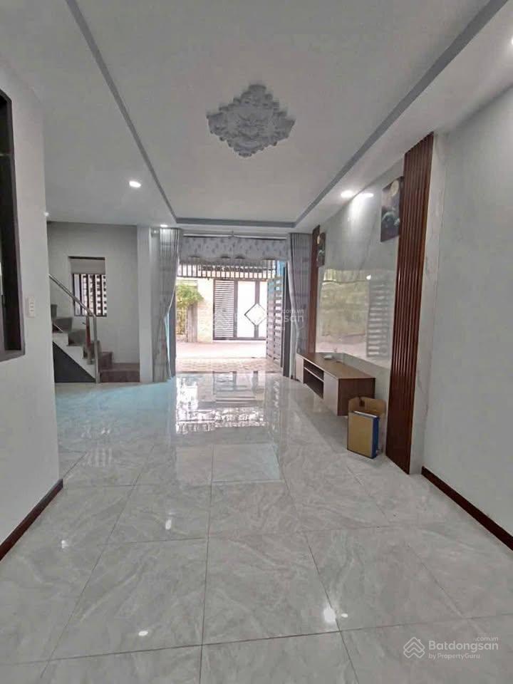 Chính chủ cần bán nhà tại tân hiệp hóc môn hxh 6m dtich 65m2, giá 1 tỷ 9