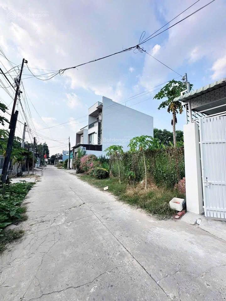 Bán nhà gần cầu vượt củ chi, trung tâm thị trấn, giá 1 tỷ4