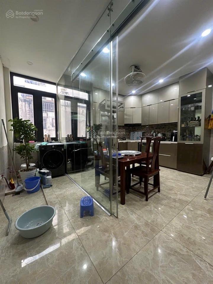 Bán nhà đẹp trung kính 42m2 5 tầng 10.9 tỷ ô tô tránh, kinh doanh sầm uất, gần phố lớn