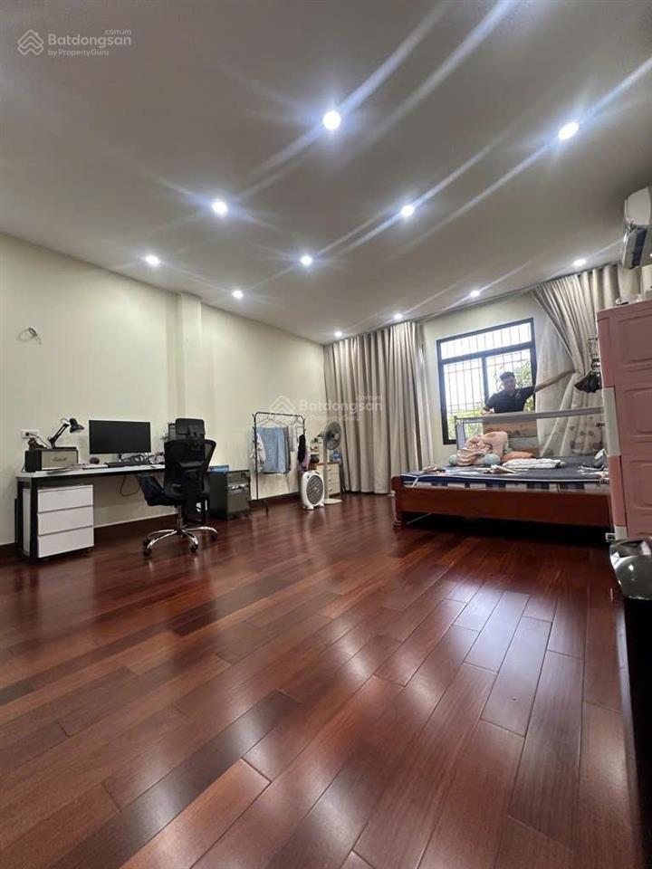 Bán nhà đẹp trung kính 42m2 5 tầng 10.9 tỷ ô tô tránh, kinh doanh sầm uất, gần phố lớn