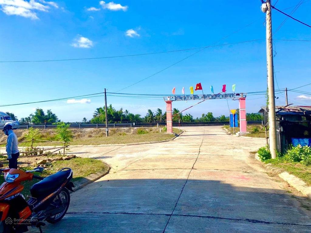 Cần bán 200m2 tái định cư đồng đèo, tuy an. sát quốc lộ 1a, gần trạm thu phí