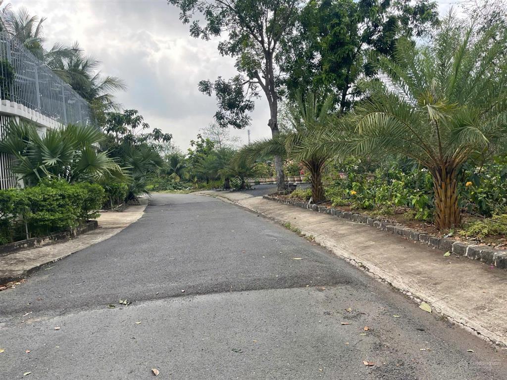 Bán gấp kdc đại học bách khoa, nguyễn duy trinh, 54 triệu / m2, 448 m2, q9, hcm vị trí đẹp