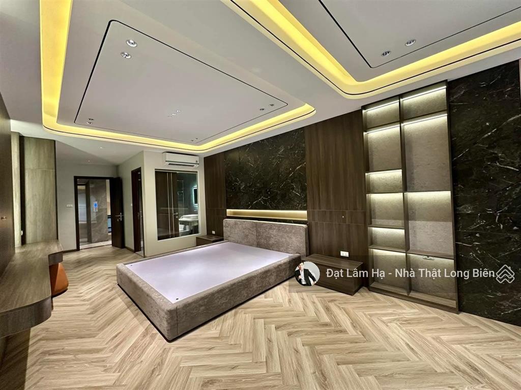 Ngọc thụy 52m 6 tầng thang máy 10m ra đường ô tô tránh ngay công viên và chợ ngọc thụy
