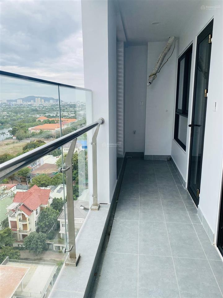 Thanh lý gấp căn hộ 2pn2wc căn hộ tầng cao, view biển vung tau centre point. giá 3.950ty