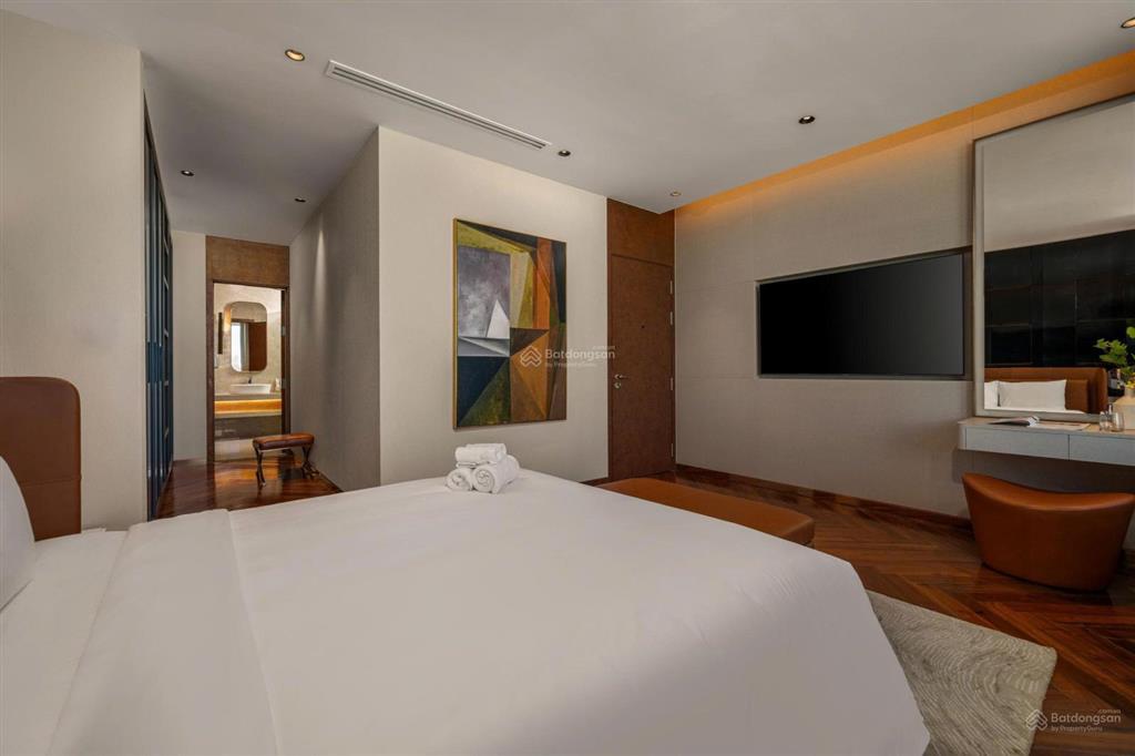 Siêu phẩm  cần bán căn 2pn 83,3m2 tầng 14 regal complex view villa, sông cổ cò  sổ hồng lâu dài