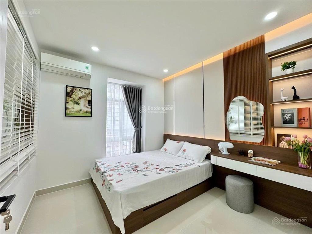 Chính chủ bán căn hộ miếu nổi, 68m2, 2pn 1wc, có sổ, đầy đủ tiện nghi
