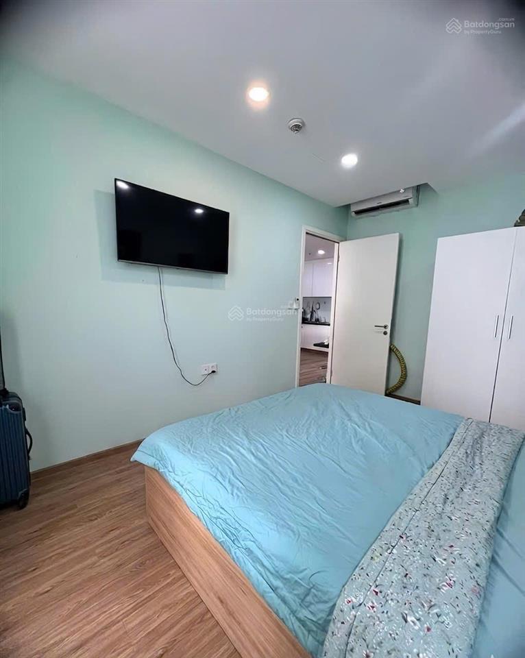 Chủ bán căn hộ bàu cát 2, 65m2, 2pn2wc, có sổ, giảm giá mạnh