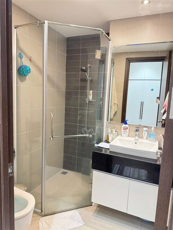 Chủ bán căn hộ bàu cát 2, 65m2, 2pn2wc, có sổ, giảm giá mạnh